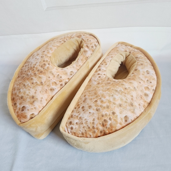 NWOT Thomas English Muffin Slippers - Picture 2 of 6